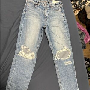 NWT-American Eagle Distressed Jeans